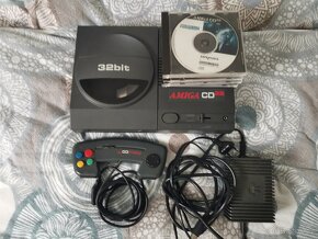 AMIGA CD 32 - 7