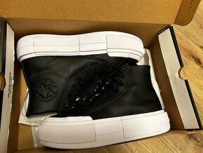 Černé dámské kožené kotníkové tenisky Converse Chuck Taylor - 7