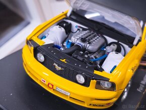 Ford Mustang 2005 1:18 Autoart - 7