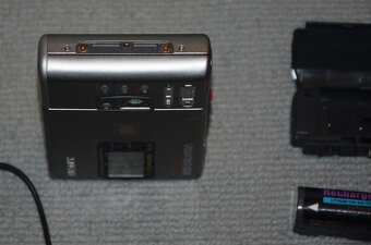 MD minidisc SONY MZ-R30, media, DO, sluch, manual,adapter AA - 7