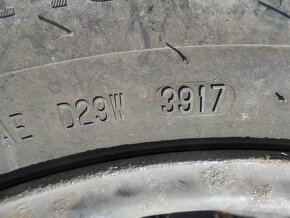 ZIMNÍ KOLA  195/65R15 OBUTÉ NA DISKU Š OCTÁVIA 1 VZOREK 7MM - 7