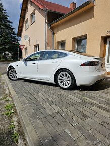 Tesla S Performance 100D Ludicrous 770koni 2.5s--0-100 - 7