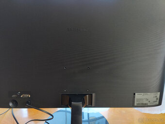 Ultratenký LED monitor 27" SAMSUNG, Full HD - 7