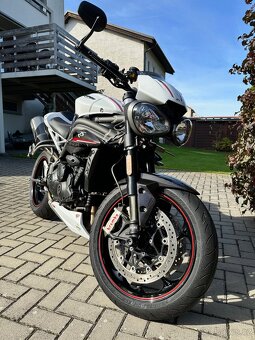 Triumph Speed Triple 1050 RS - 7