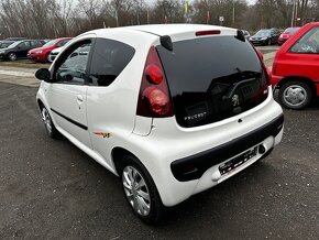 Peugeot 107 1.0i, r.2012, STK, klima, 2.majitel - 7