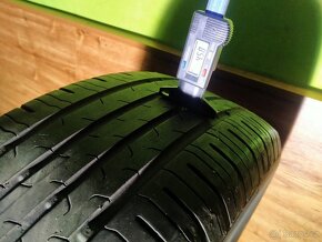 Letní pneu Continental 215/65 R17 V XL, DOT 2921 - 7