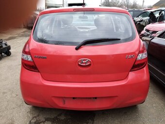 HYUNDAI I20 1.2 57 kw r.v.2011 - 7