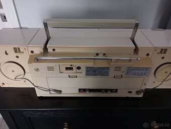 Prodám Japonský radiomagnetofon Sharp QT-89HW - 7