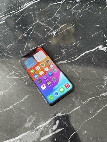 Apple iPhone 11 Pro - 7