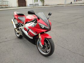 Yamaha YZF-R1 - 7