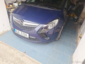 Přední světla Opel Zafira - 7