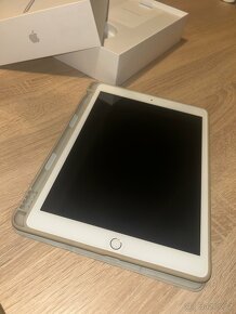 Apple iPad 7. generace stříbrný 128 GB - 7