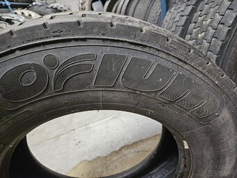 Nákladní pneu 315/70R22,5 - 7