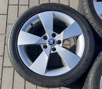 Octavia - 17” Denom + letní 225/45 Dunlop - - 7