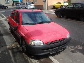 Ford Escort - použité náhradní díly z tohoto vozu levně - 7