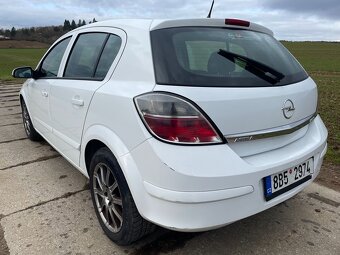 Opel Astra 1,7 CDTi 74kW, rok 2008 - 7