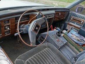 1988 Cadillac Fleetwood Brougham 5.0L, limo. - 7