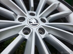 Kompletní letní Alu kola Škoda TRINITI - 235/40 R19 - 5x112 - 7