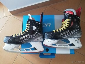 Hokejové brusle Bauer Vapor x3.7 vel 7,5 D - 7