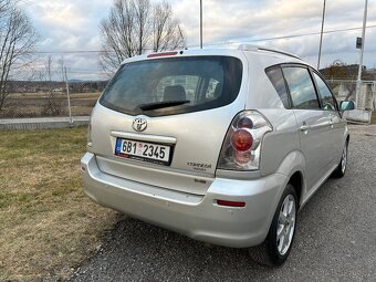 Toyota Corolla Verso 2.0 D4D - 7