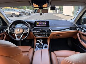 BMW 530i xDrive Touring Pano/HiFi/DrivAss - 7