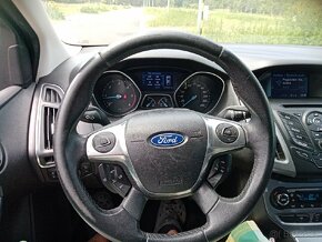 Ford Focus combi 1,6tdci 70kW r.v 2012 - 7