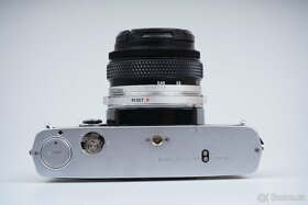 Olympus OM-2 + objektiv Zuiko 50mm/1,8 a příslušenství - 7