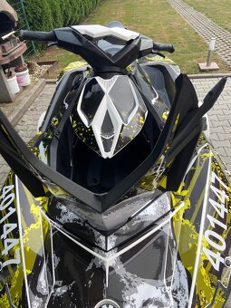 VODNÍ SKÚTR SEA DOO SPARK 3UP - 7