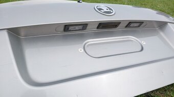 ŠKODA FABIA 2 – DVEŘE KUFRU ŠEDÁ 5dv. - 7