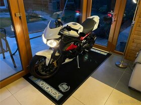 Triumph Street triple R - 7