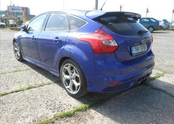 Ford Focus 2,0 ST 184 kW Serviska benzín - 7