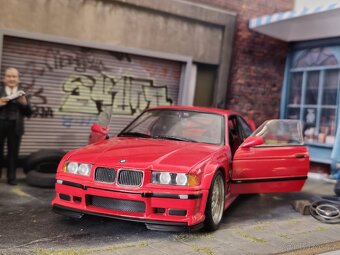 BMW E36 M3 GTR 1:18 UT Models - 7