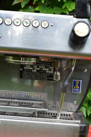 profesionální kávovar La Marzocco GB5 3gr - 7