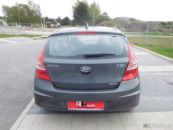 Hyundai i30 1.6 CRDi Style, 85 kW, Aut. Klima - 7