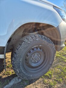 TOYOTA HILUX 2,4L Diesel 6M/T 4x4 - REZERVACE - 7