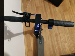 Xiaomi Mi Electric Scooter 3

 - 7