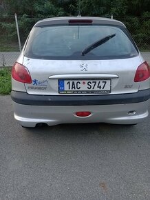 Prodám Peugeot 206.Benzín 1,4,55kw - 7