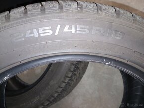 Zimní pneu Nokian 245/45 R18 - 7