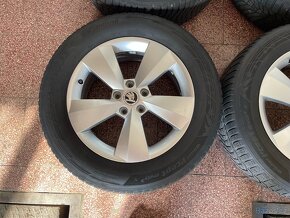 Originalní ALU kola Škoda 5x112 r17 zimní pneu 5,5mm - 7