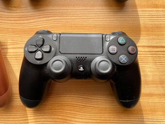 Ovladače na PS4 Dualshock4 - 7