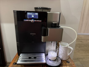 Automatický kávovar Siemens EQ.7/ cappuccino - 7