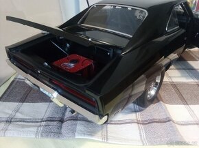 DODGE CHARGER R/T 1:8 - 7