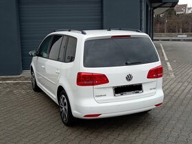 VW Touran 2,0 TDi DSG, r.v. 2013 - 7