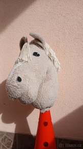 Hobby horse béžové barvy - 7