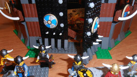 LEGO 7019 - Pevnosť Vikingov v boji s Fafnirským drakom - 7