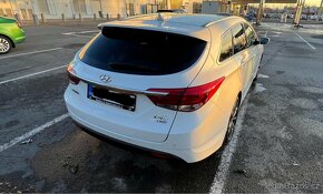 Hyundai i40 combi 2016 1.7 CRDi Led Kamera Navi Senzory - 7