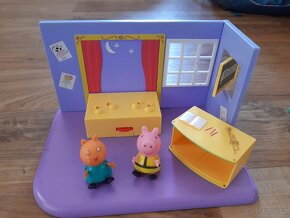 Peppa Pig Pepina a Tomík, vlak, muzeum, auto, vlak, hřiště - 7