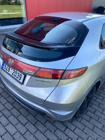 Honda Civic 1.8 i-Vtec 103 kW - 7