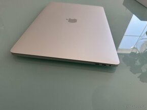 APPLE MACBOOK PRO 16” 2019 i7/16GB RAM/512GB - 7