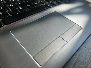 Notebook Fujitsu LIFEBOOK U745 14' (bez pevného disku) - 7